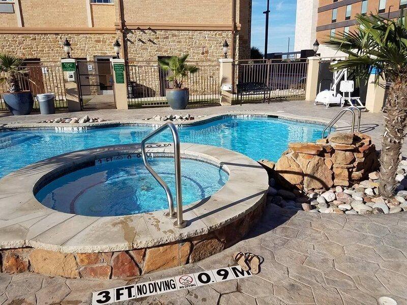Hotel La Quinta By Wyndham Dallas South Grand Prairie