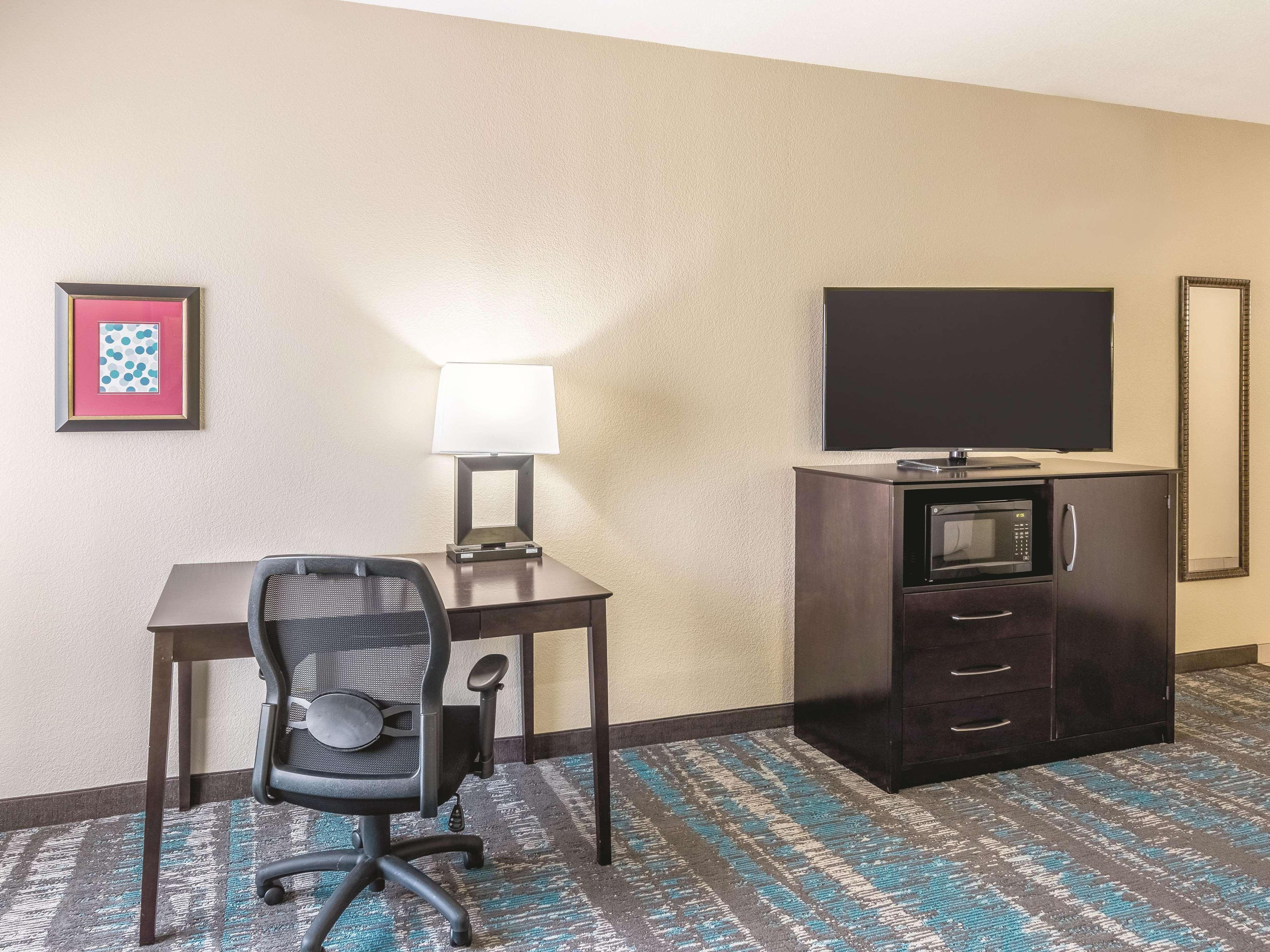 Hotel La Quinta By Wyndham Dallas South