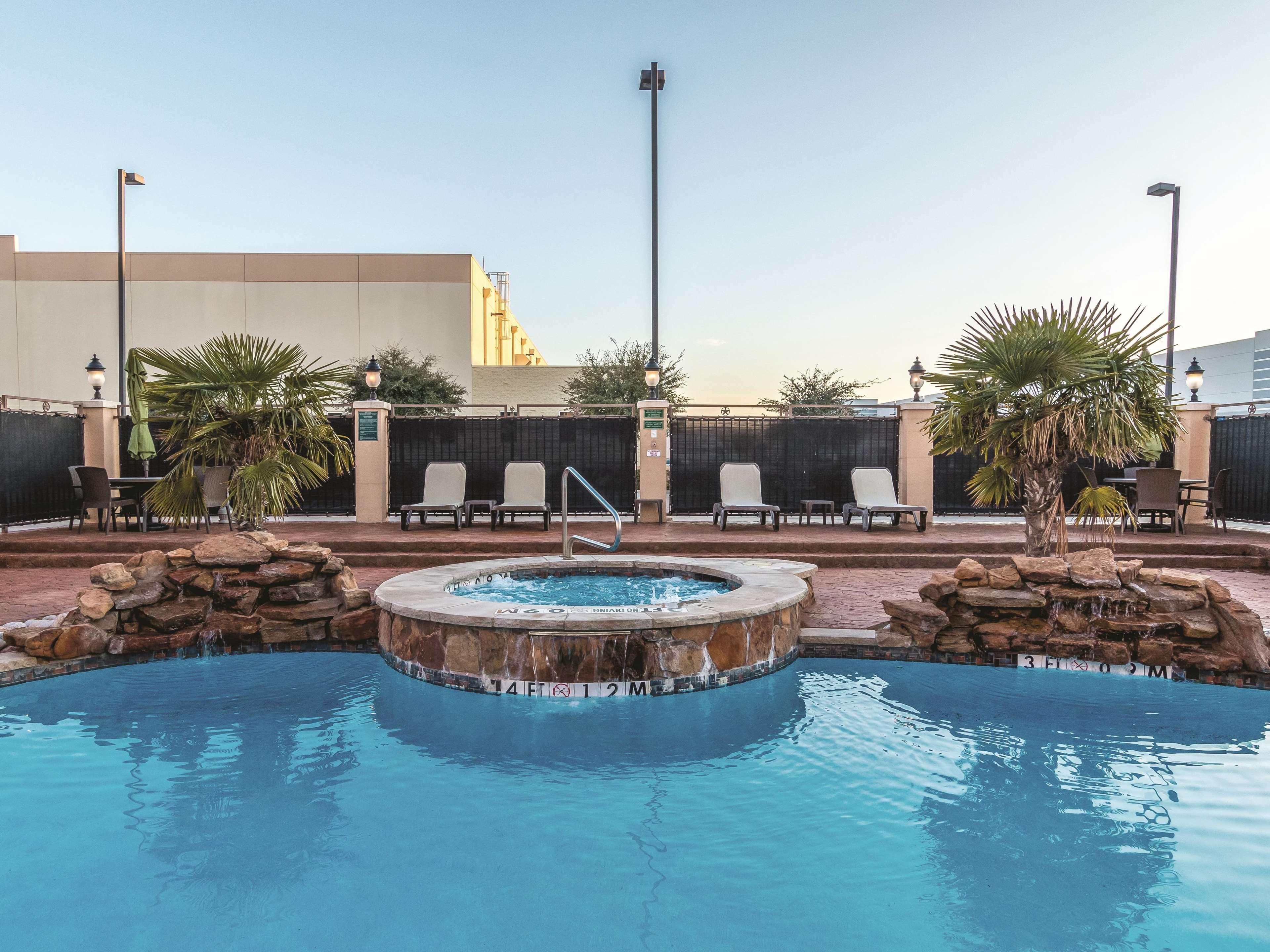La Quinta By Wyndham Dallas South Grand Prairie