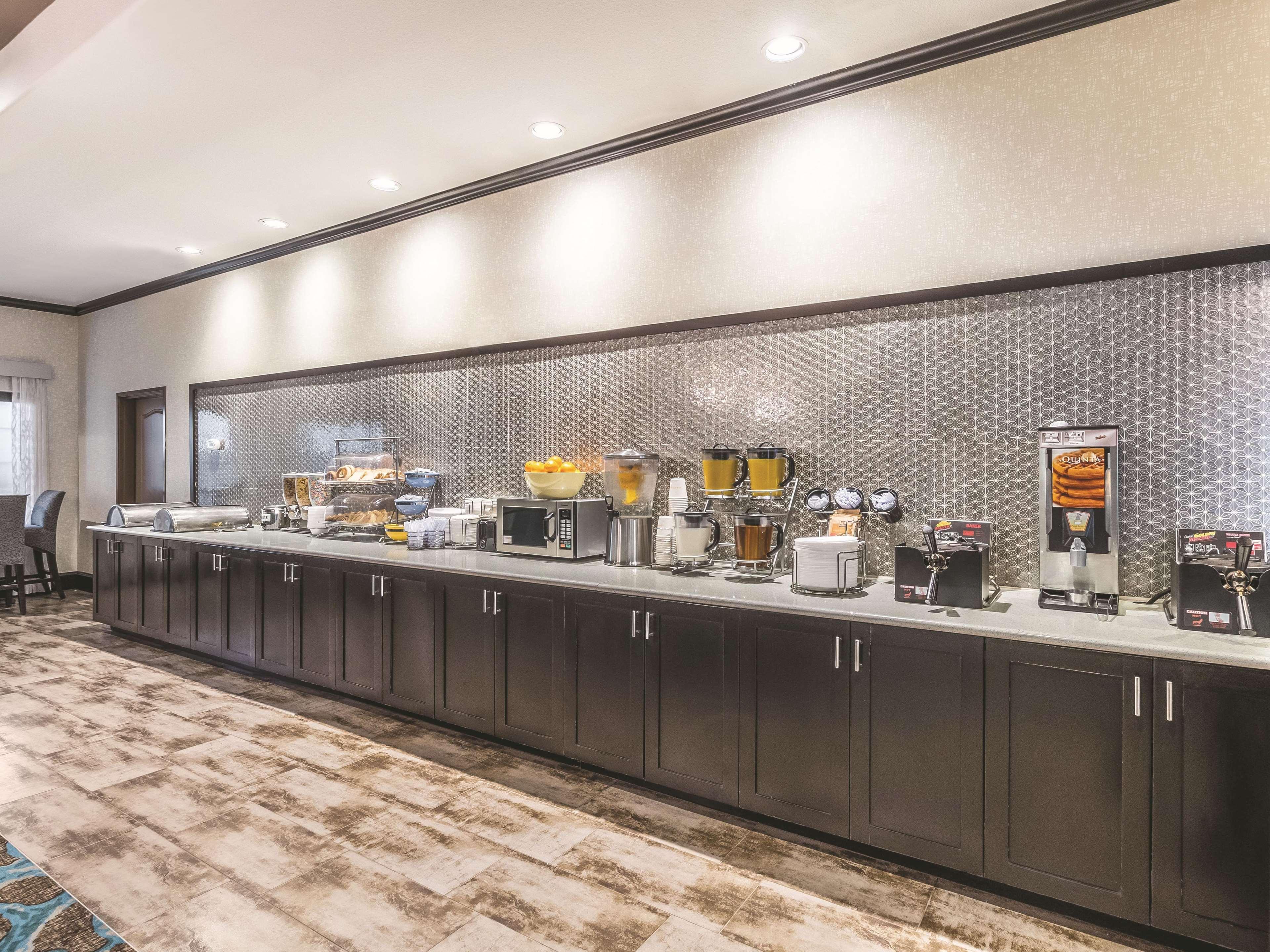 La Quinta By Wyndham Dallas South Hotel