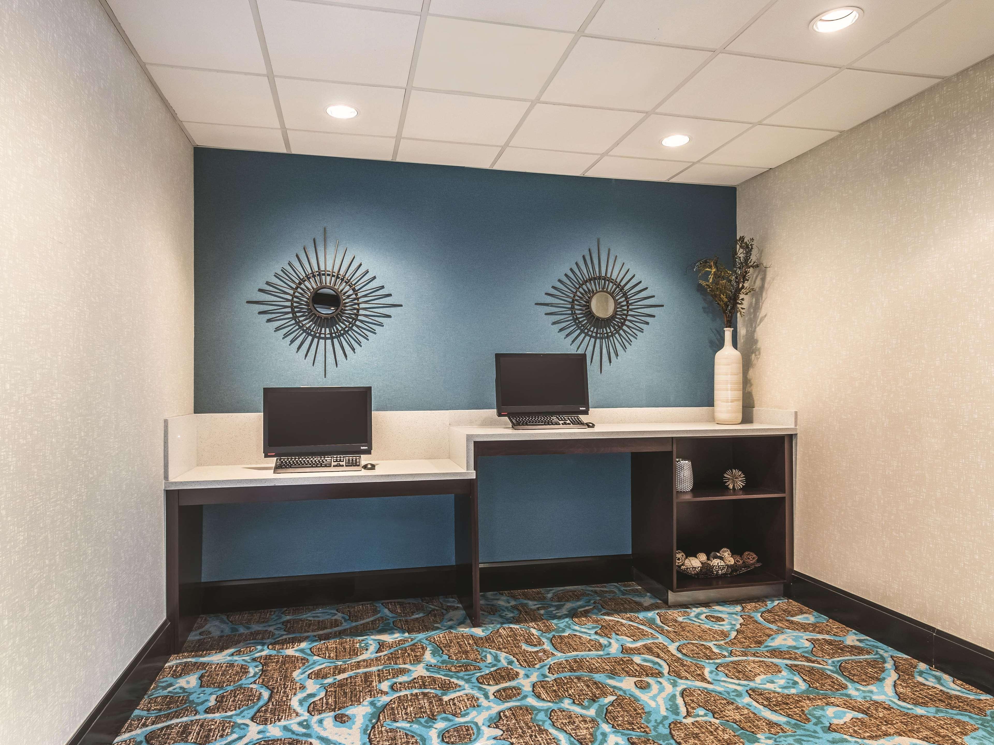 La Quinta By Wyndham Dallas South Hotel
