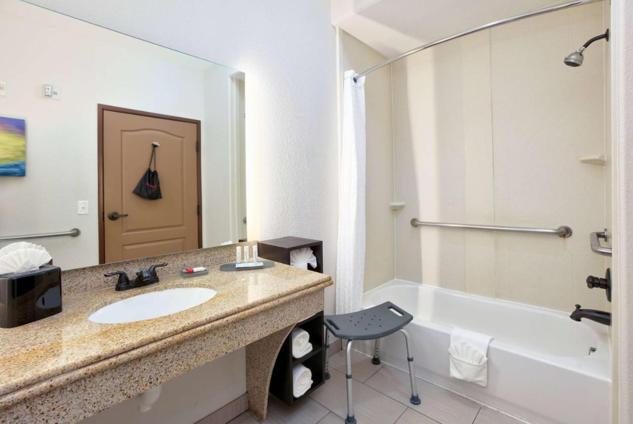 La Quinta By Wyndham Dallas South Grand Prairie