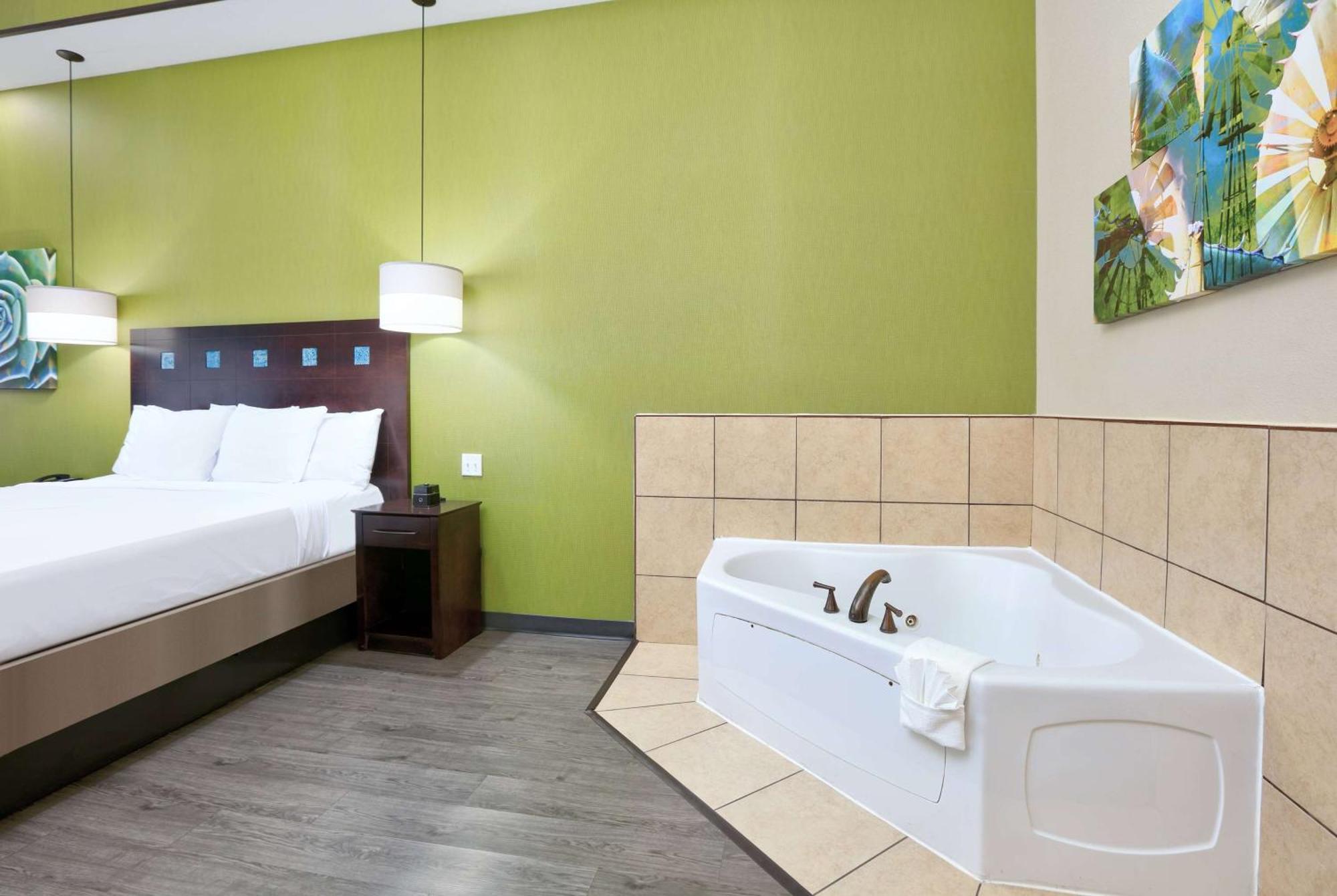 Hotel La Quinta By Wyndham Dallas South