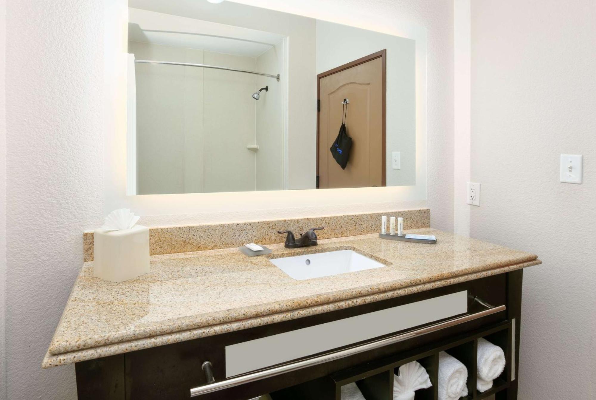 La Quinta By Wyndham Dallas South Grand Prairie