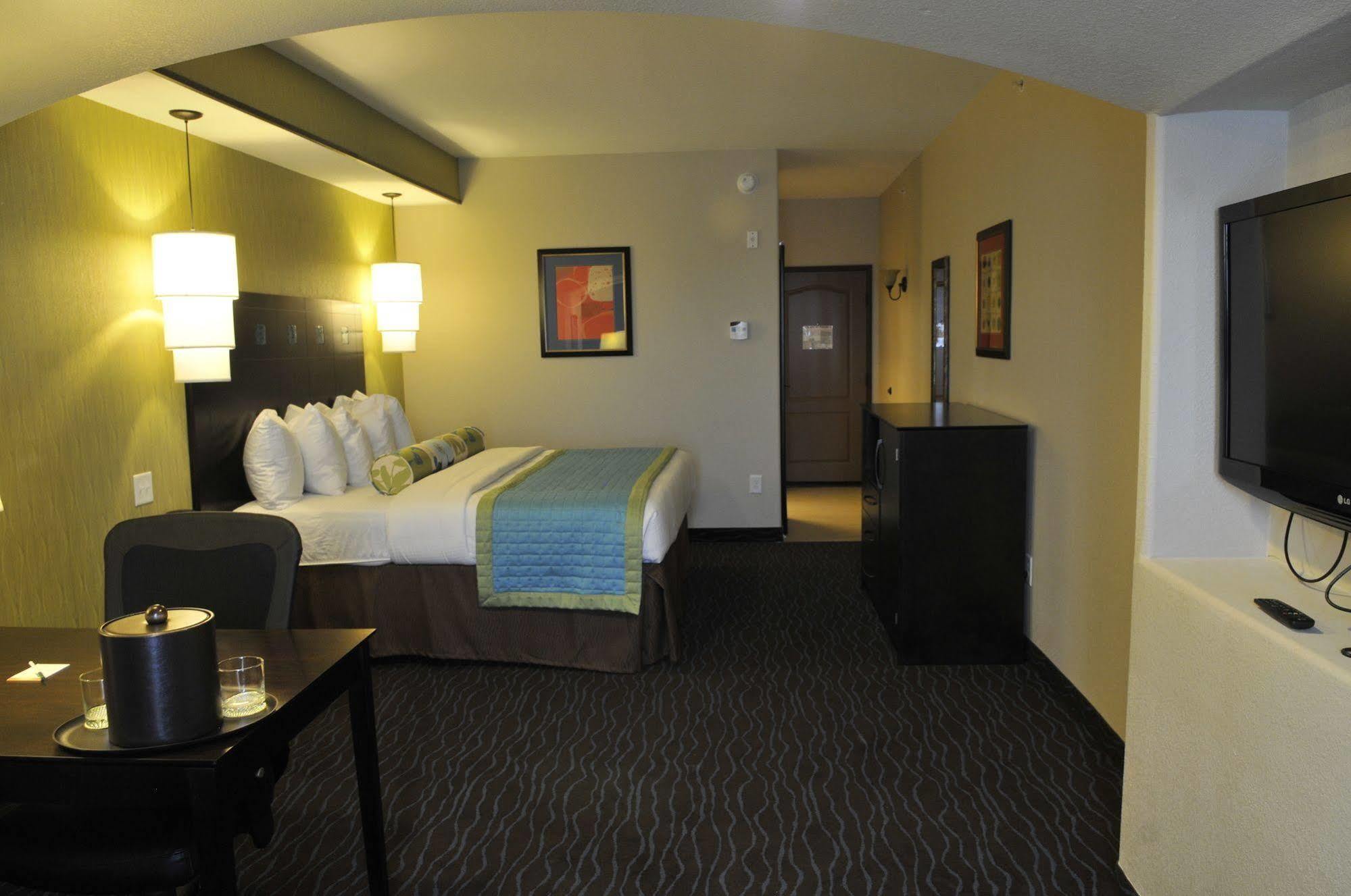 La Quinta By Wyndham Dallas South Hotel
