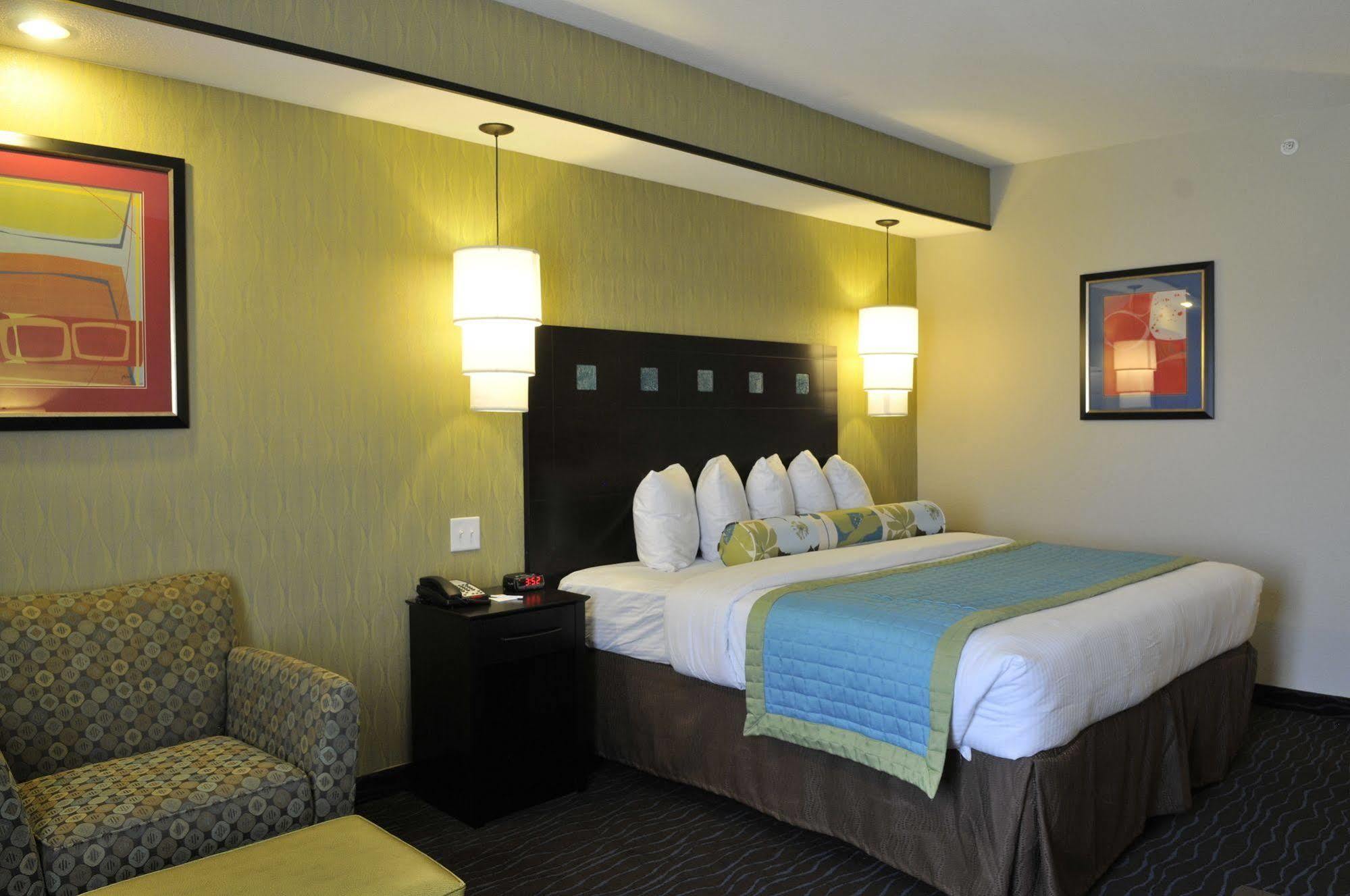 La Quinta By Wyndham Dallas South
